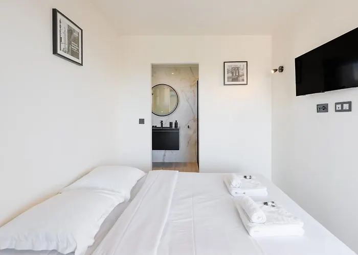 Sweety- Ideal Couple Moderne 2p, Vue Mer, Parking, Clim * Antibes