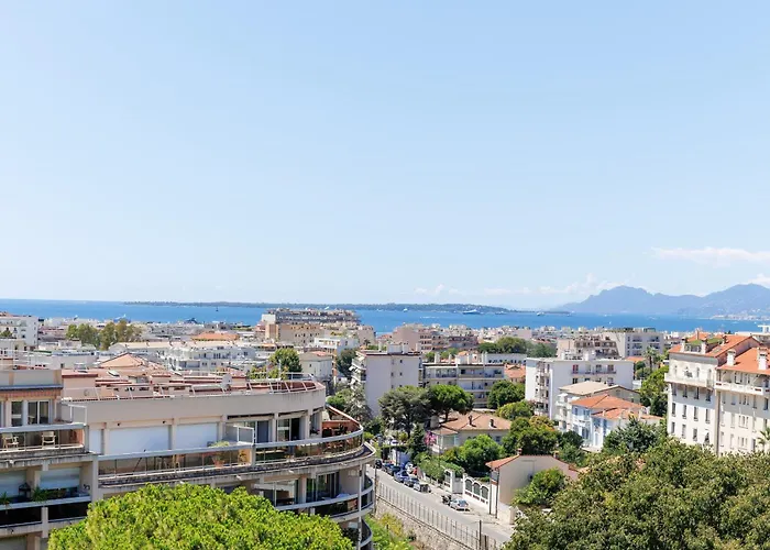 Appartement Sweety- Ideal Couple Moderne 2p, Vue Mer, Parking, Clim Antibes